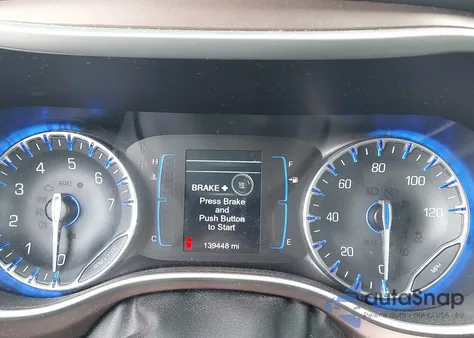 2017 Chrysler Pacifica Touring z USA, uszkodzony, nr VIN 2C4RC1DG2HR636285